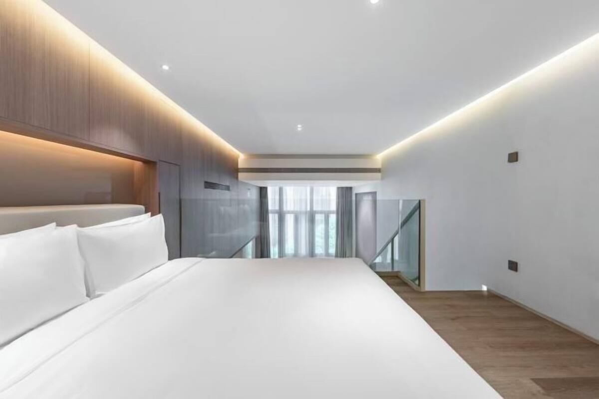 Premium bedding, soundproofing, iron/ironing board