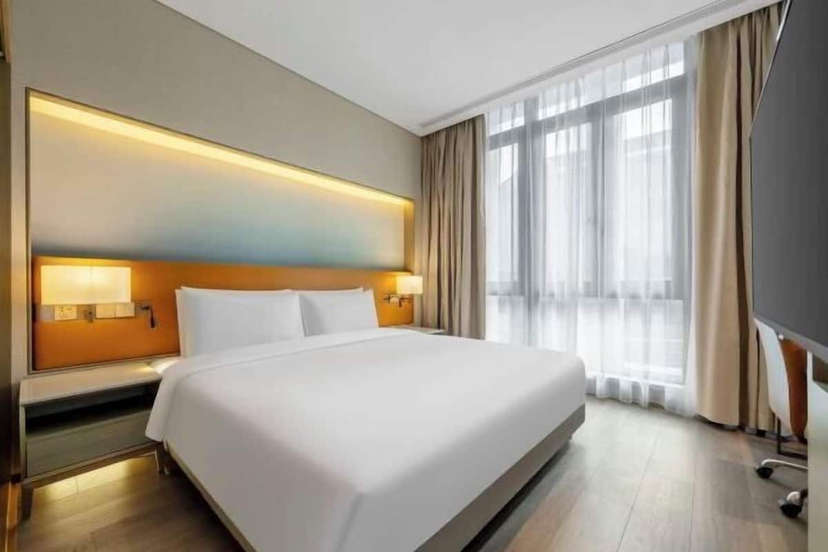 Premium bedding, soundproofing, iron/ironing board, rollaway beds