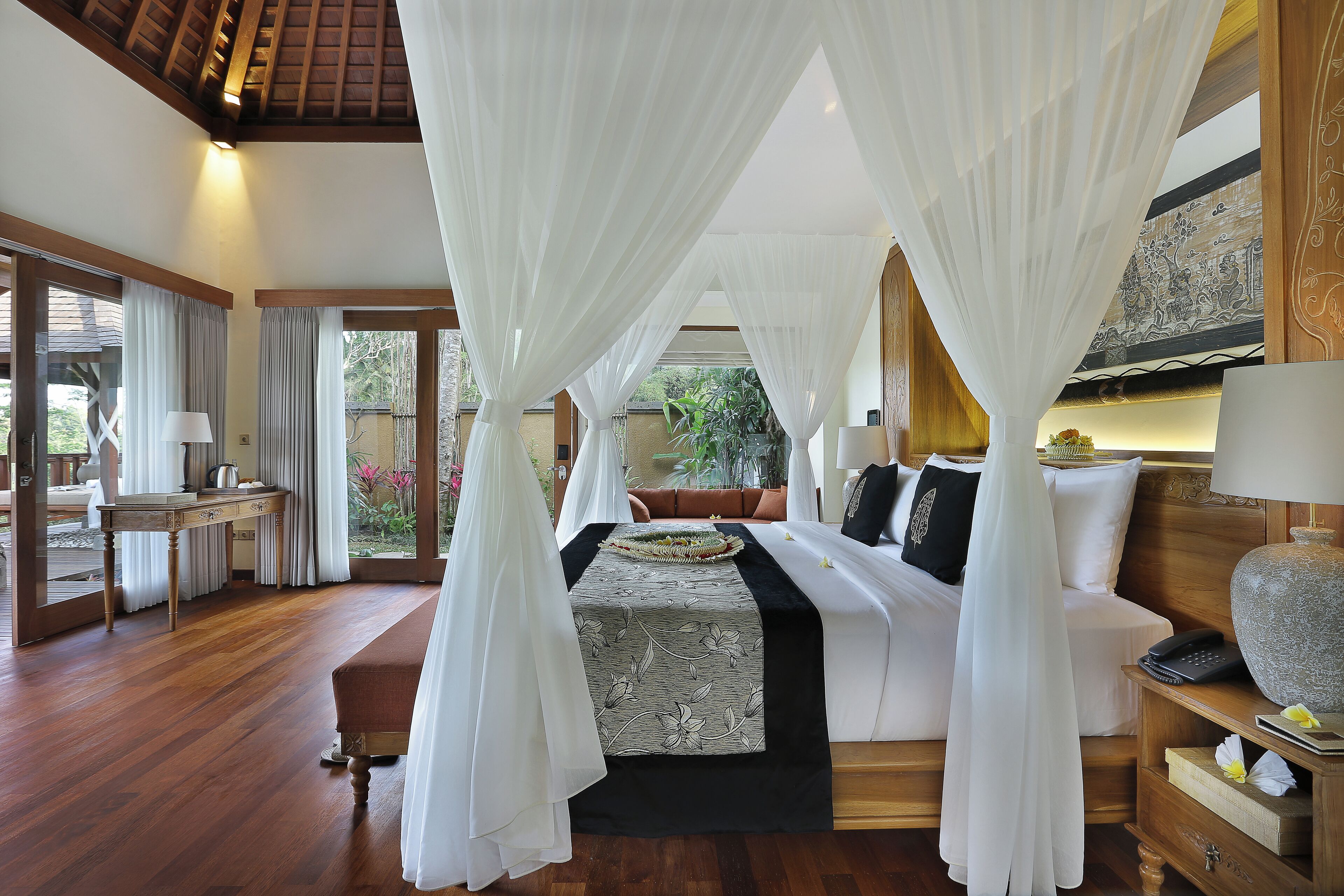 Valley Pool Villa - with Heated Pool | Egyptian cotton sheets, premium bedding, down duvets, pillow-top beds