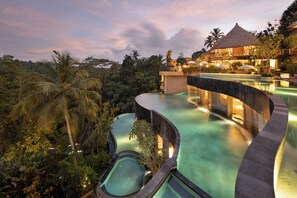 3 outdoor pools, pool umbrellas, pool loungers - The Kayon Jungle Resort (Payangan)