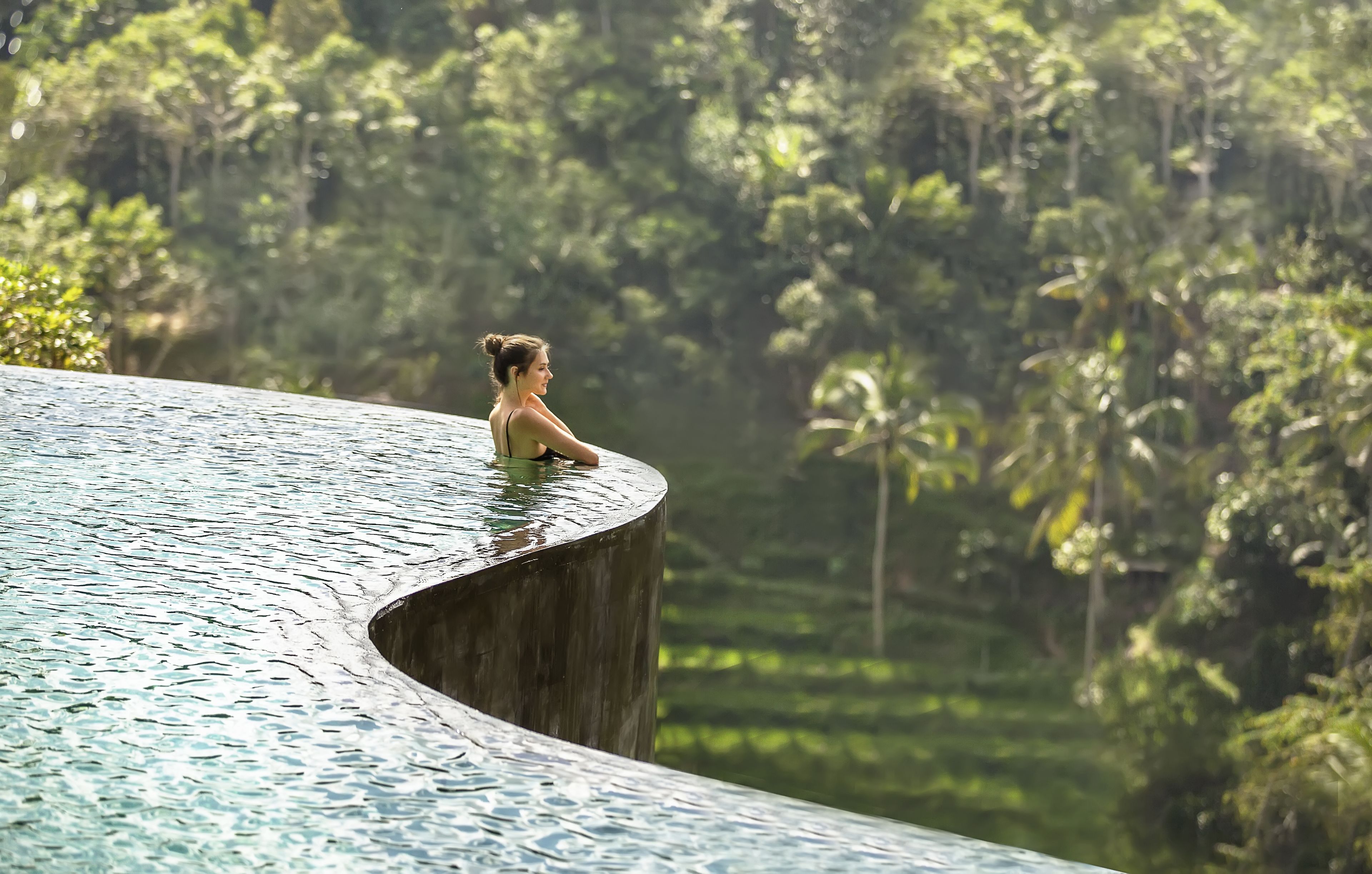 3 outdoor pools, pool umbrellas, pool loungers