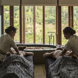 Couples treatment rooms, body treatments, hot stone massages, body wraps