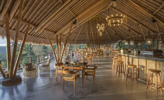 Breakfast, lunch, dinner served; local and international cuisine 