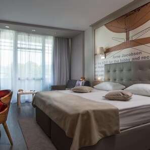 Minibar, skrivebord, strykejern/-brett og wi-fi (inkludert)