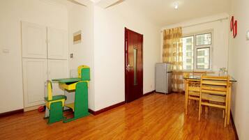 Suite, 2 Schlafzimmer | 2 Schlafzimmer, Schreibtisch
