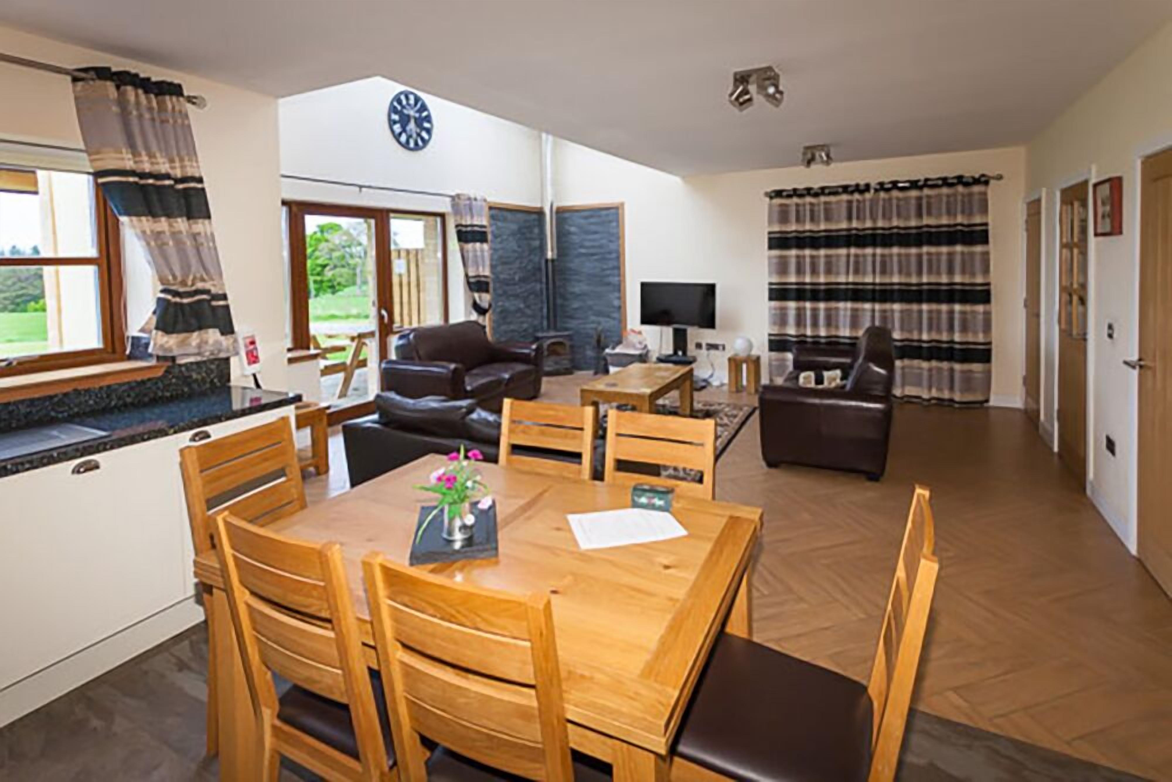 Flat-screen TV, fireplace