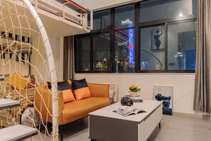 Panoramic Twin Room | Desk, blackout drapes, free WiFi, bed sheets
