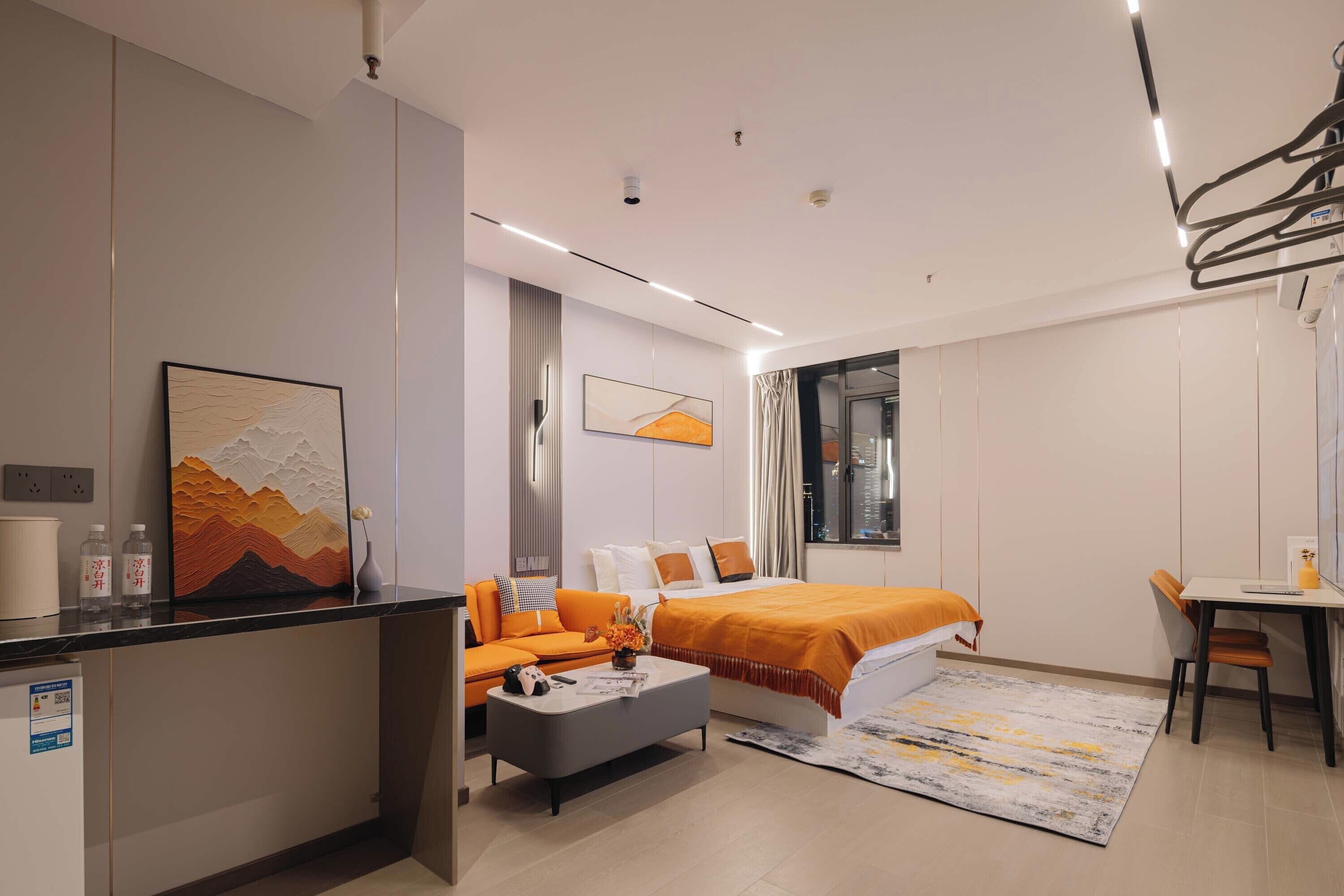 Luxury-Doppelzimmer | Wohnbereich | 50-Zoll-Fernseher mit Kabelempfang