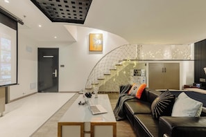 Panoramic Twin Room | Desk, blackout drapes, free WiFi, bed sheets