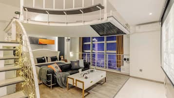 Panoramic Twin Room | Desk, blackout drapes, free WiFi, bed sheets