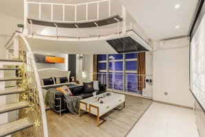 全景双床房 | 办公桌、遮光窗帘、免费 WiFi、床单