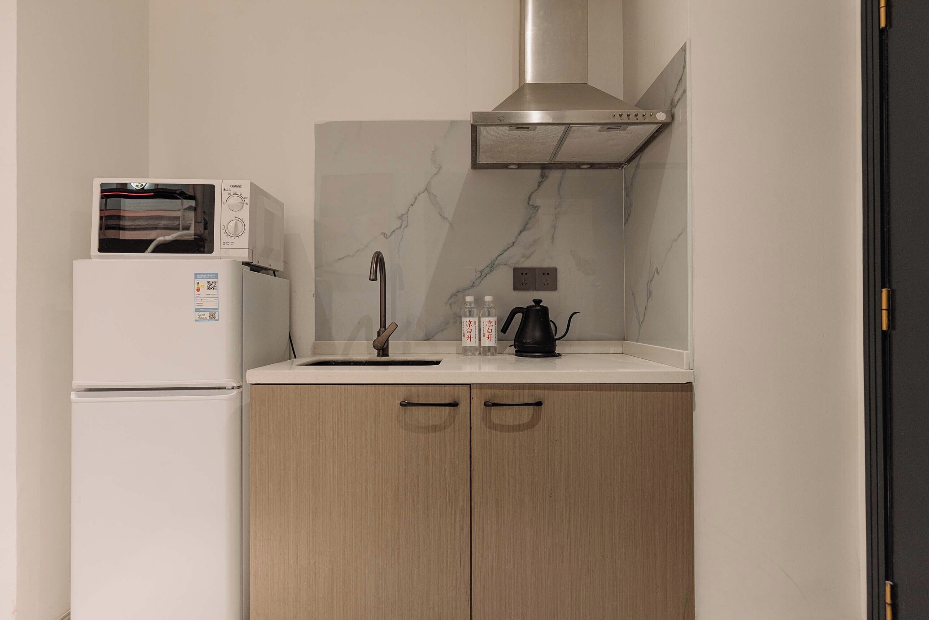 Panoramic Twin Room | Mini fridge
