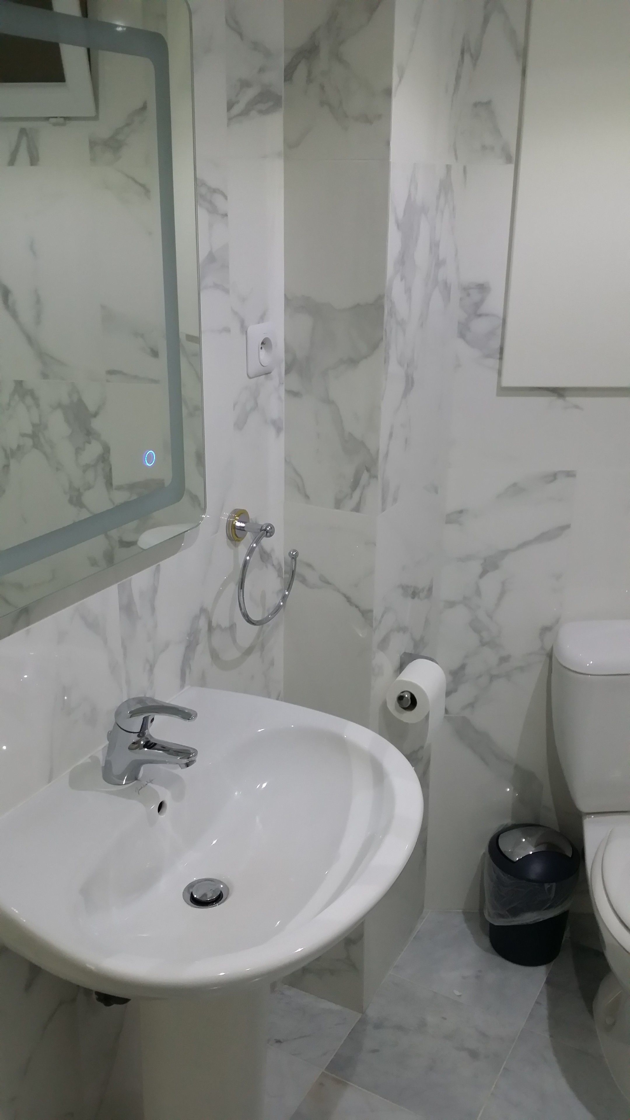 family apartment | bathroom | free toiletries, hair dryer, towels