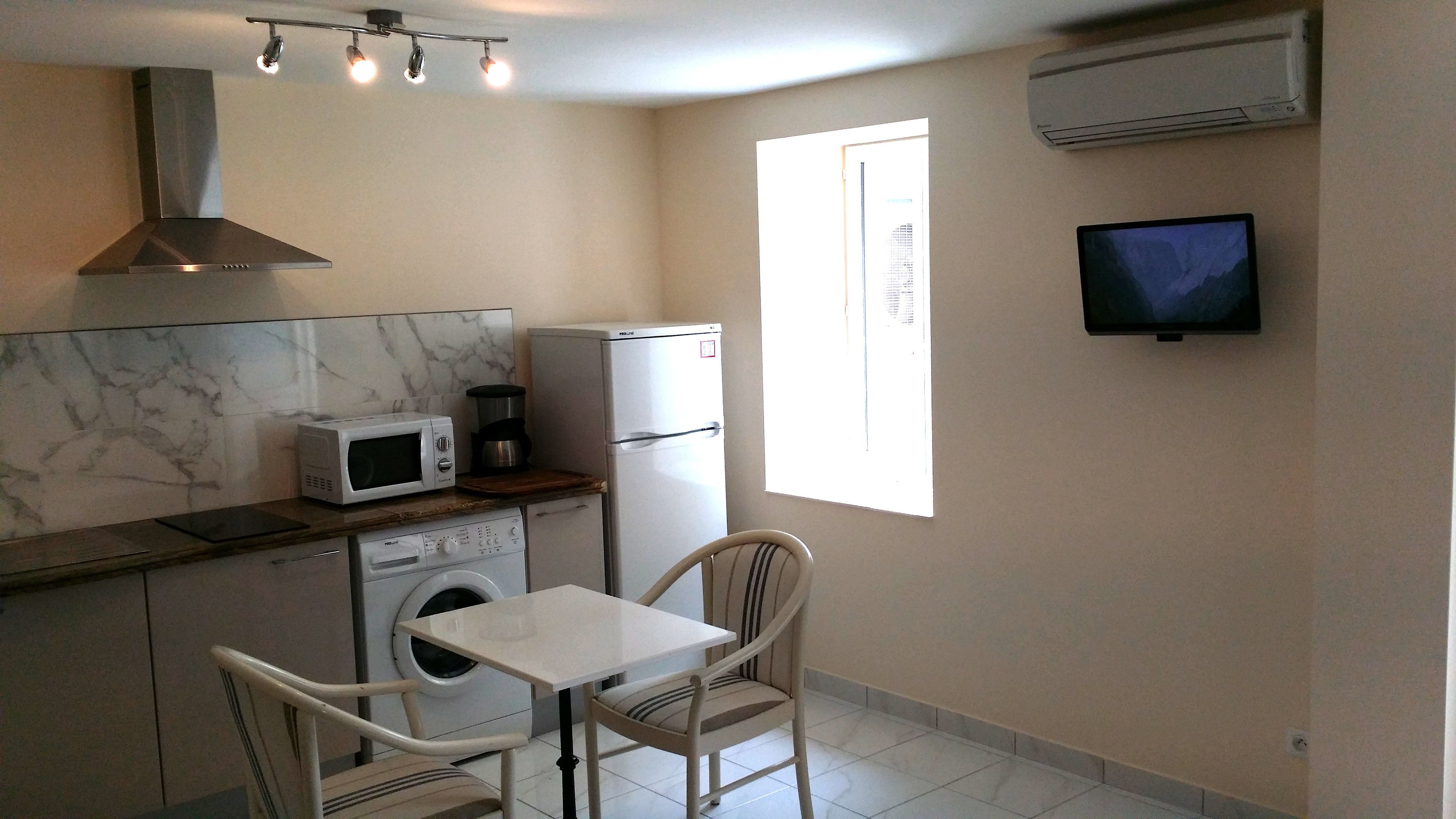 family apartment | private kitchenette