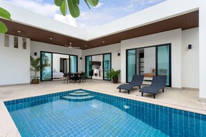 Comfort Villa | Terrace/patio