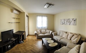 Desk, iron/ironing board, cots/infant beds, free WiFi