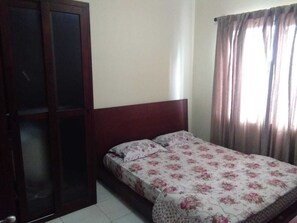 2 bedrooms, iron/ironing board, bed sheets - Apartment Sudirman Park 2 Bedrooms & 2 Bathrooms Jakarta (Jakarta)