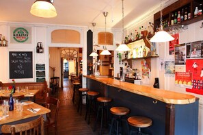 Bar (en la propiedad)