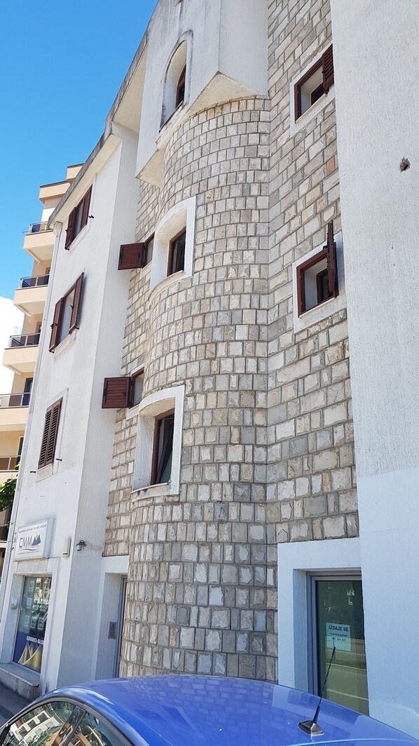 Bagian depan properti