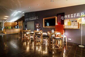 Restaurant - DJH Garmisch- Partenkirchen - Hostel (Garmisch-Partenkirchen)