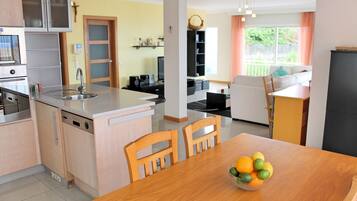 Vila, piscina particular | Parte interna