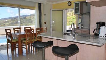 Vila, piscina particular | Parte interna