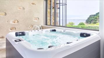 Indoor spa tub