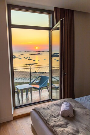 Rideaux occultants, chambres insonorisées, Wi-Fi gratuit, draps fournis