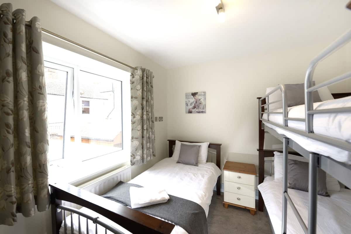 Triple Room, Shared Bathroom