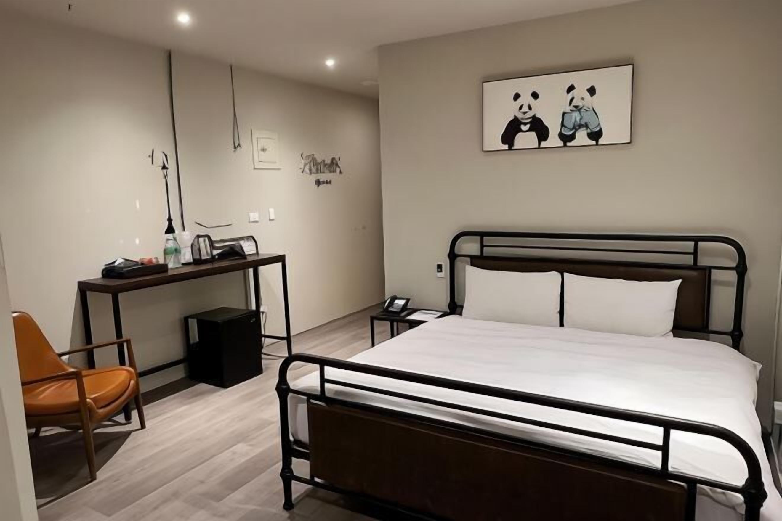 Desk, blackout curtains, soundproofing, free WiFi