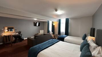 Executive Twin Room | Desk, iron/ironing board, free WiFi, bed sheets
