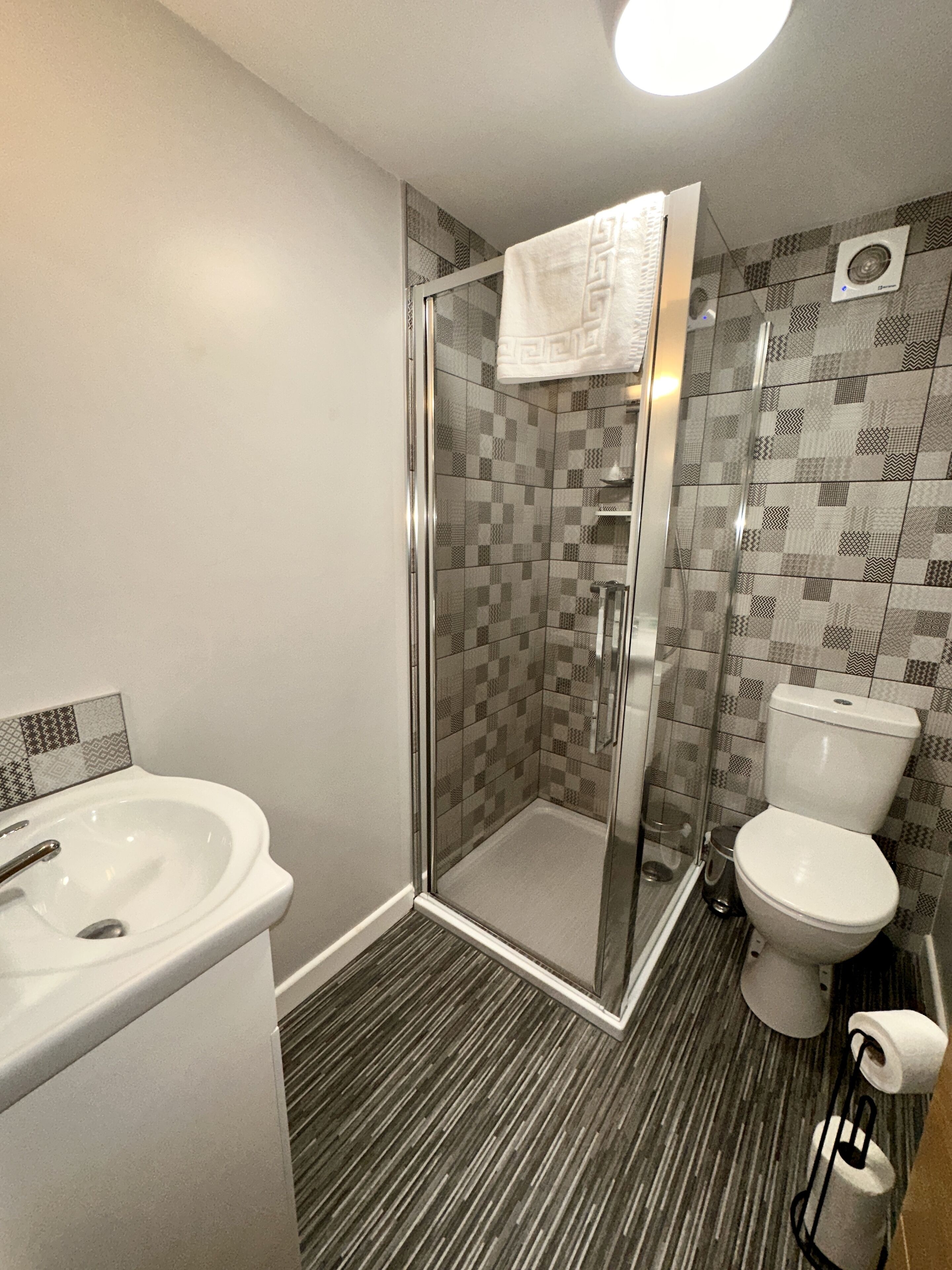 external double | bathroom | free toiletries, hair dryer, towels