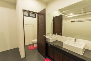 Villa Confort | Baño | Ducha y cabezal de ducha tipo lluvia