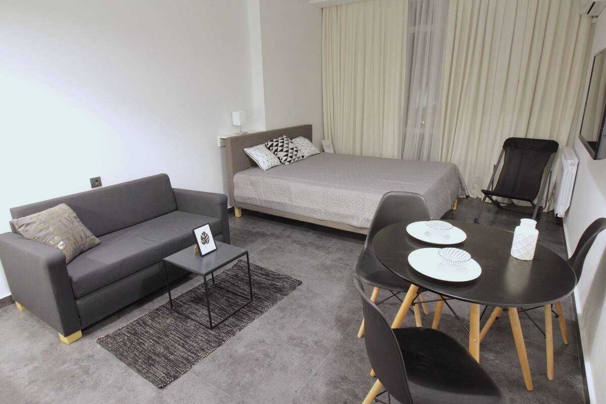 City Studio, 1 Double Bed, City View | Premium bedding, blackout curtains, free WiFi, bed sheets