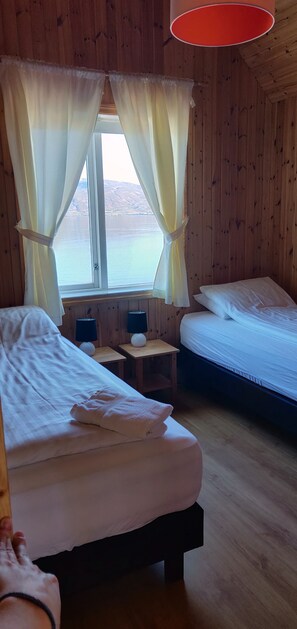 Basic Villa, 5 Bedrooms | Free WiFi, bed sheets - Ytri Vík (Dalvik)