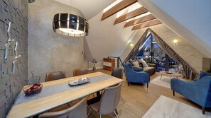 Penthouse, 2 Schlafzimmer | Individuell dekoriert, Verdunkelungsvorhänge, schallisolierte Zimmer