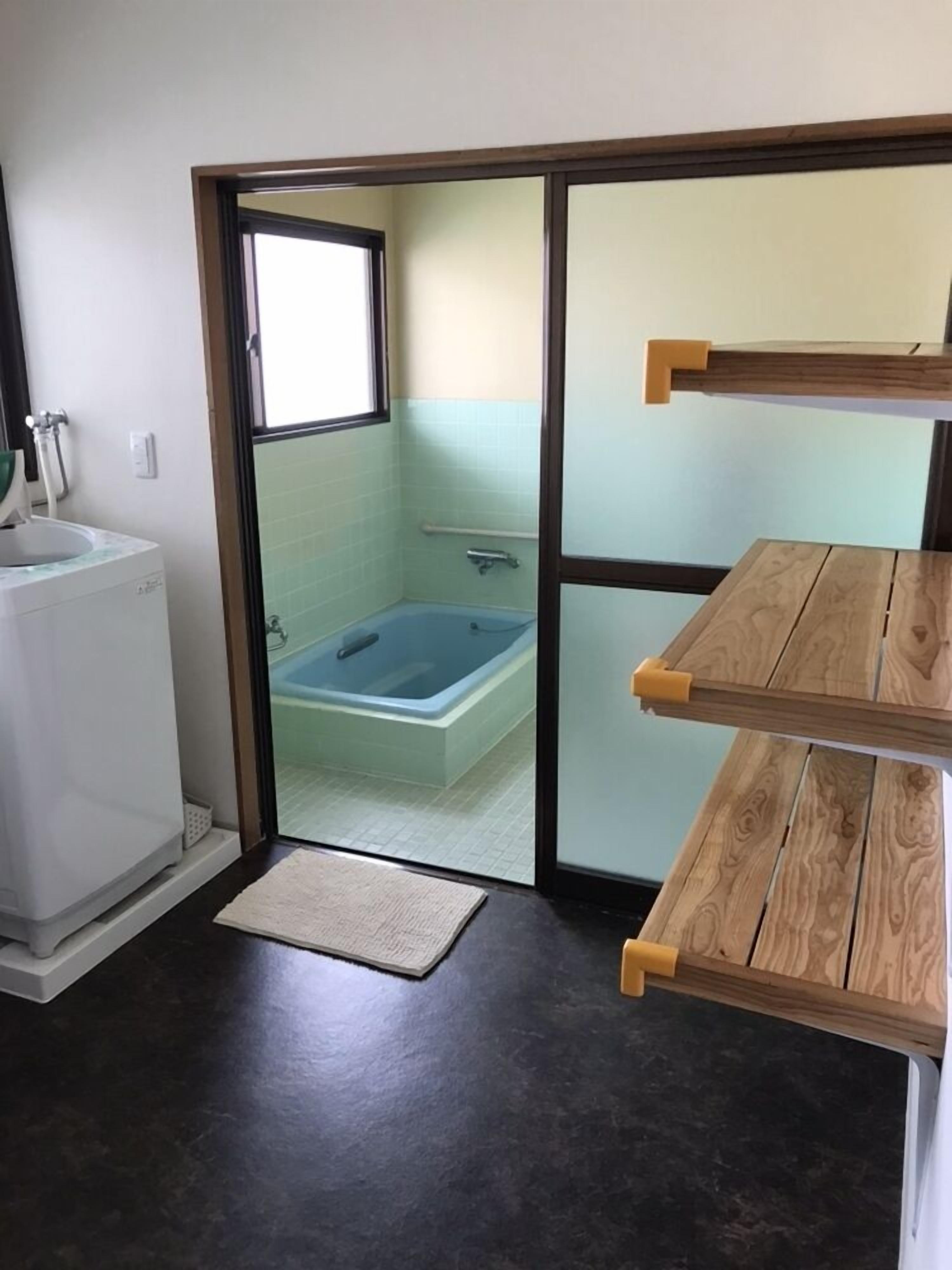 Chambre Supérieure avec lits jumeaux | Salle de bain | Articles de toilette gratuits, sèche-cheveux