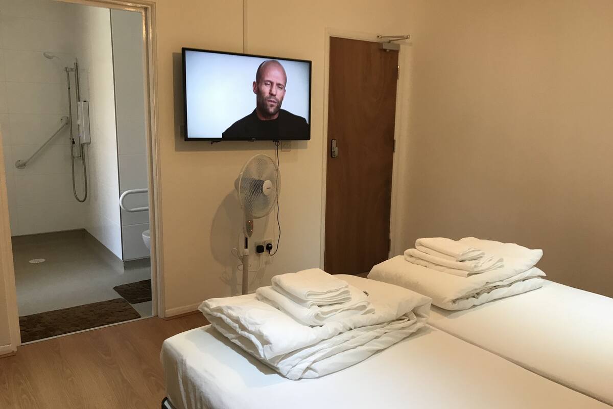 Comfort Triple Room, 3 Twin Beds, Accessible (Accessible, Nr 2) | WiFi (free), bed sheets