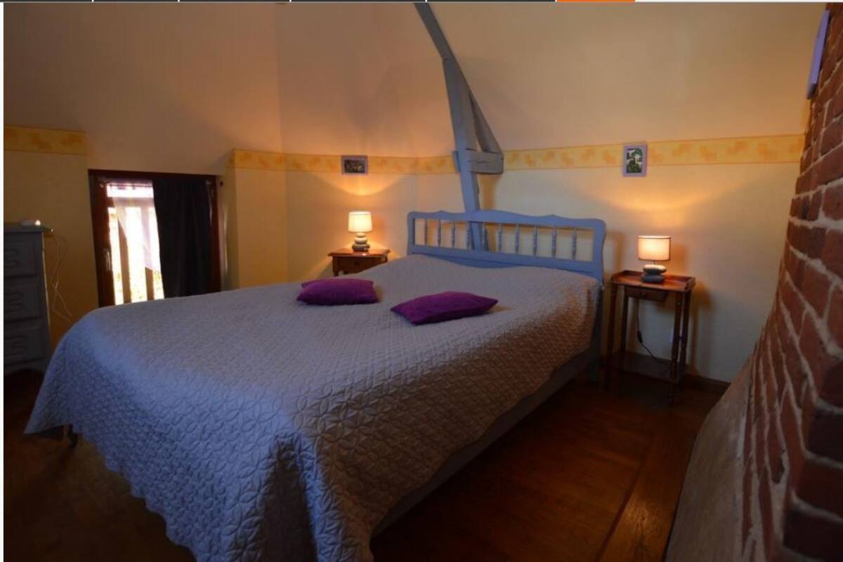Decoración personalizada, muebles diferentes y wifi gratis 