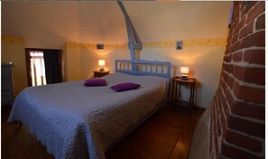 Decoración personalizada, muebles diferentes y wifi gratis 