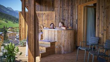 Suite panorámica | 1 habitación, edredón y caja de seguridad en la habitación