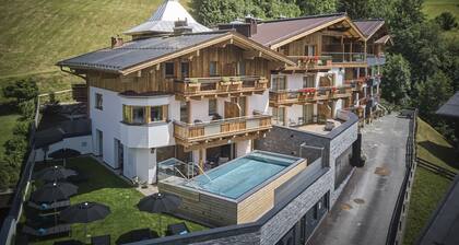 Hotel Astrid inklusive JokerCard, Pool und Liegewiese