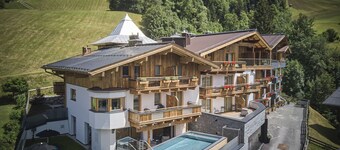 Hotel Astrid inklusive JokerCard, Pool und Liegewiese