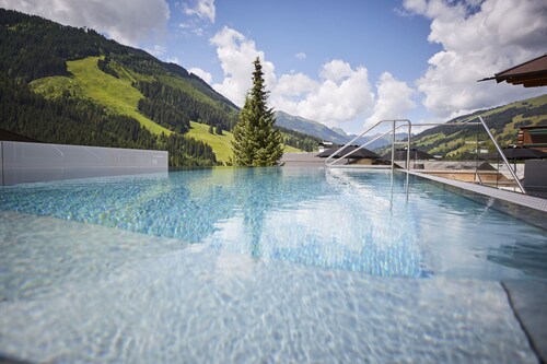 Hotel Astrid - Ski In & Ski Out