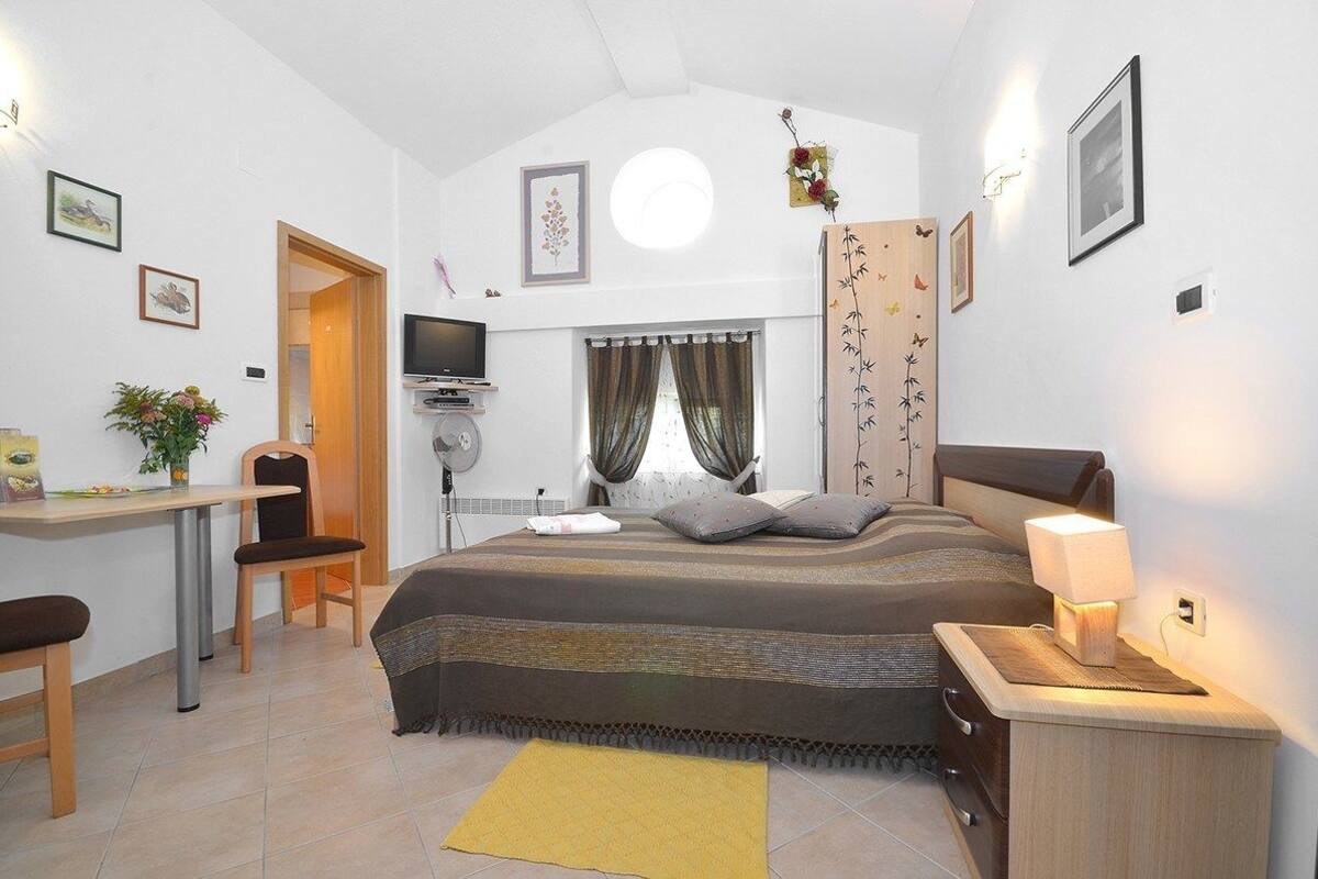 Iron/ironing board, free cots/infant beds, rollaway beds, free WiFi