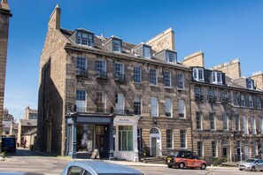 Front of property - The New Town Idyll (Edinburgh)
