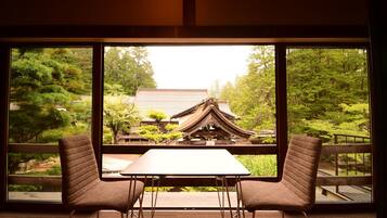 Phòng Deluxe, phòng tắm riêng (Japanese Style, Family Room) | Két bảo mật tại phòng, truy cập Internet không dây miễn phí