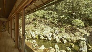 Phòng Superior, không hút thuốc, quang cảnh vườn (Standard Japanese Style, Pond View) | Quang cảnh từ phòng