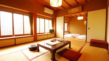 Japanese Style Standard Quadruple Room, Non-Smoking | In-room safe, free WiFi, bed sheets