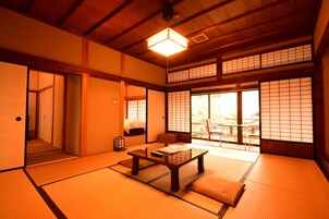 华丽客房, 私人浴室 (Japanese Style, Family Room) | 客房内保险箱、免费 WiFi、床单